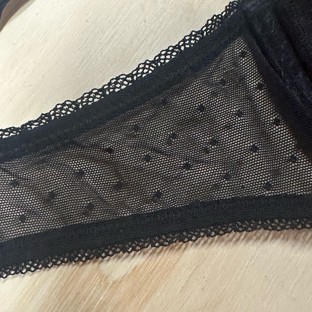 Vintage Victoria’s Secret Very Sexy Black Lace Valentines Bra 34B - Picture 6 of 10